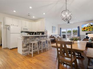 216 Lakeview Resort Blvd #1B, Sunrise Beach, MO 65079