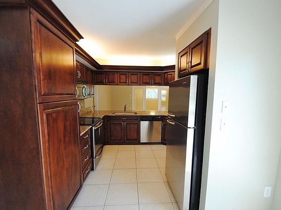 4th image of 1121 Clarissa Ct