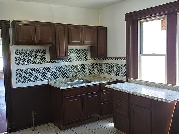 2nd image of 287 Northampton St