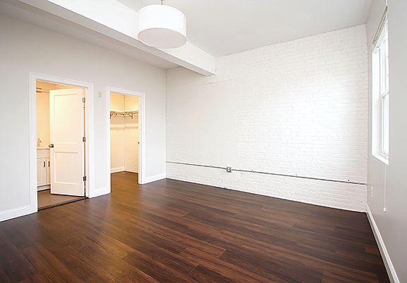 5th image of 120 Washington St #106