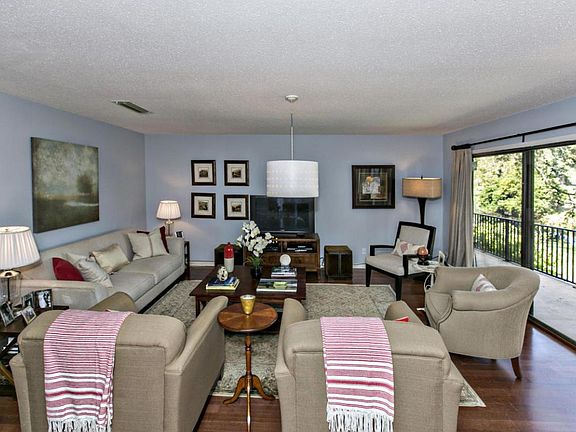 4th image of 10154 Cross Green Way