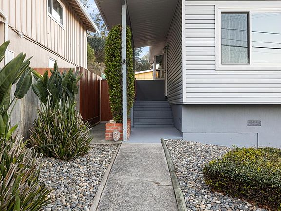 2nd image of 1515 Valdez Way