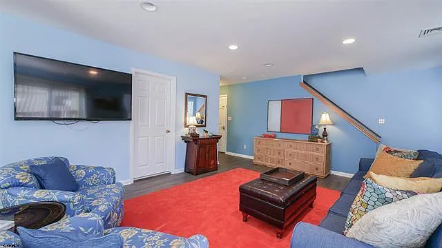 2 bed, 2.5 bath, 1408 sqft, $2,000 — Photo 2