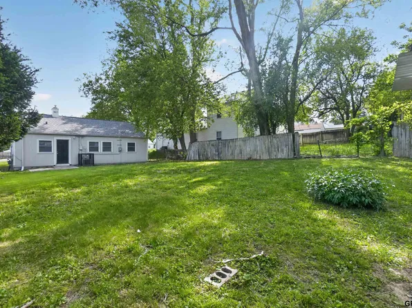 6764 Charles St, Omaha, NE 68132