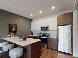 520 East, Kansas City, MO 64109