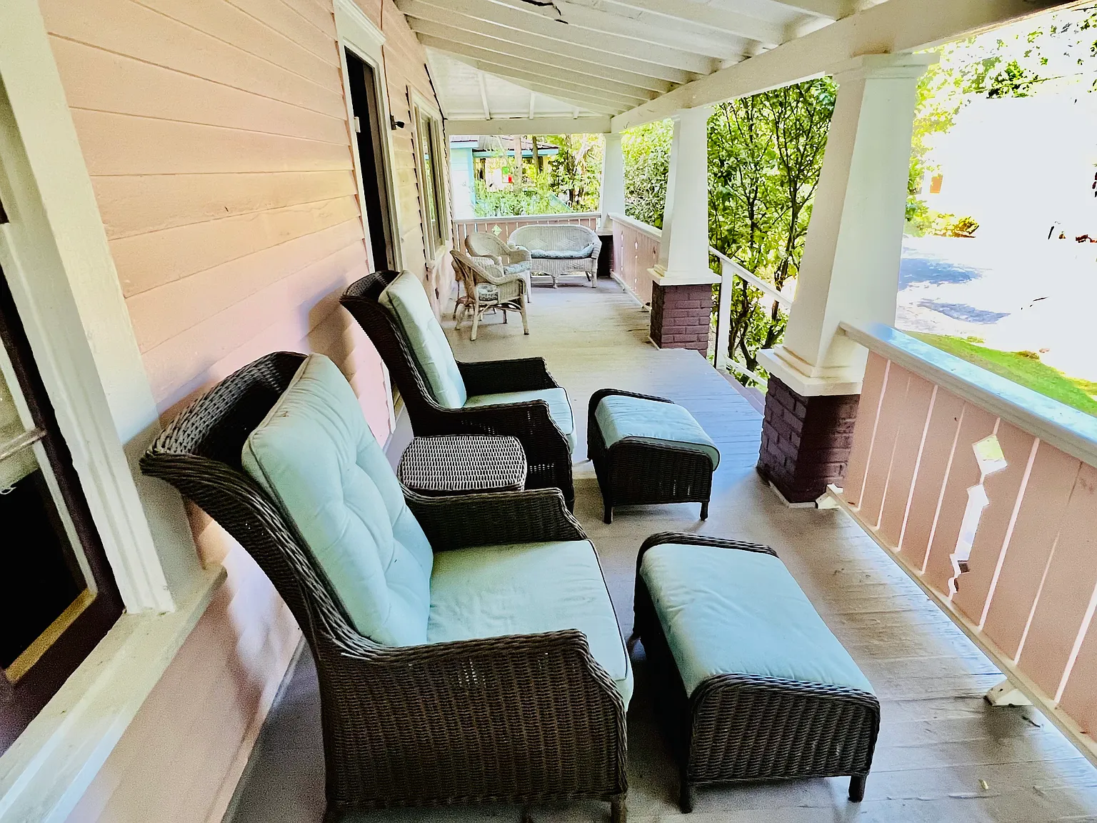 4 bed, 2.5 bath, 2700 sqft, $3,000 — Photo 4