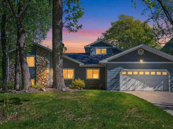6129 Eagle Lake Dr, Maple Grove, MN 55369