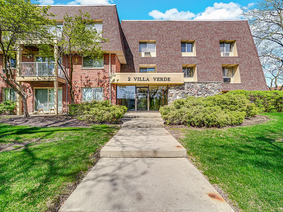 2 Villa Verde Dr #320