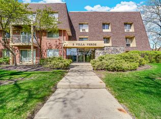 2 Villa Verde Dr APT 320, Buffalo Grove, IL 60089