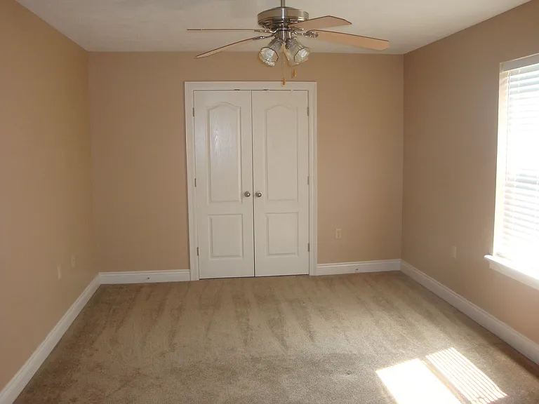 170 Zoe Dr — Photo 8