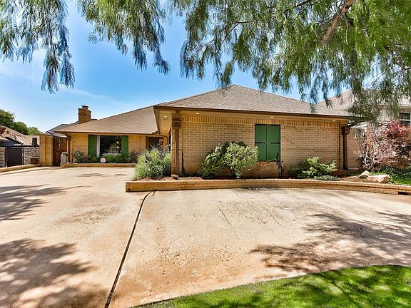 3rd image of 3608 Meadow Lark Ln