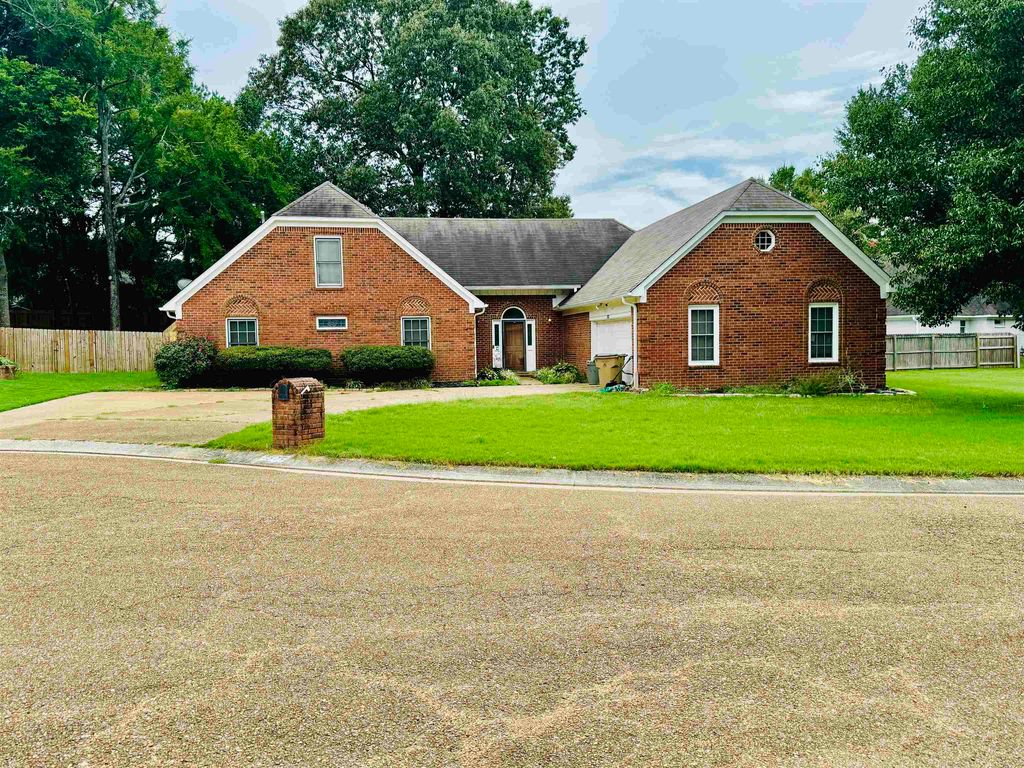 7527 Wilsford Cv, Memphis TN - Owner Finance Home