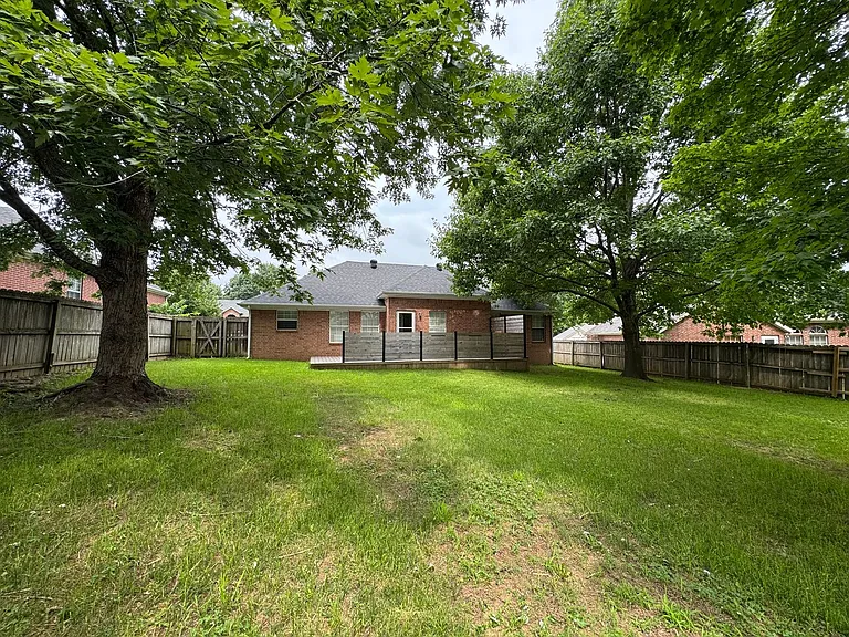 4905 Hawthorne Way — Photo 21