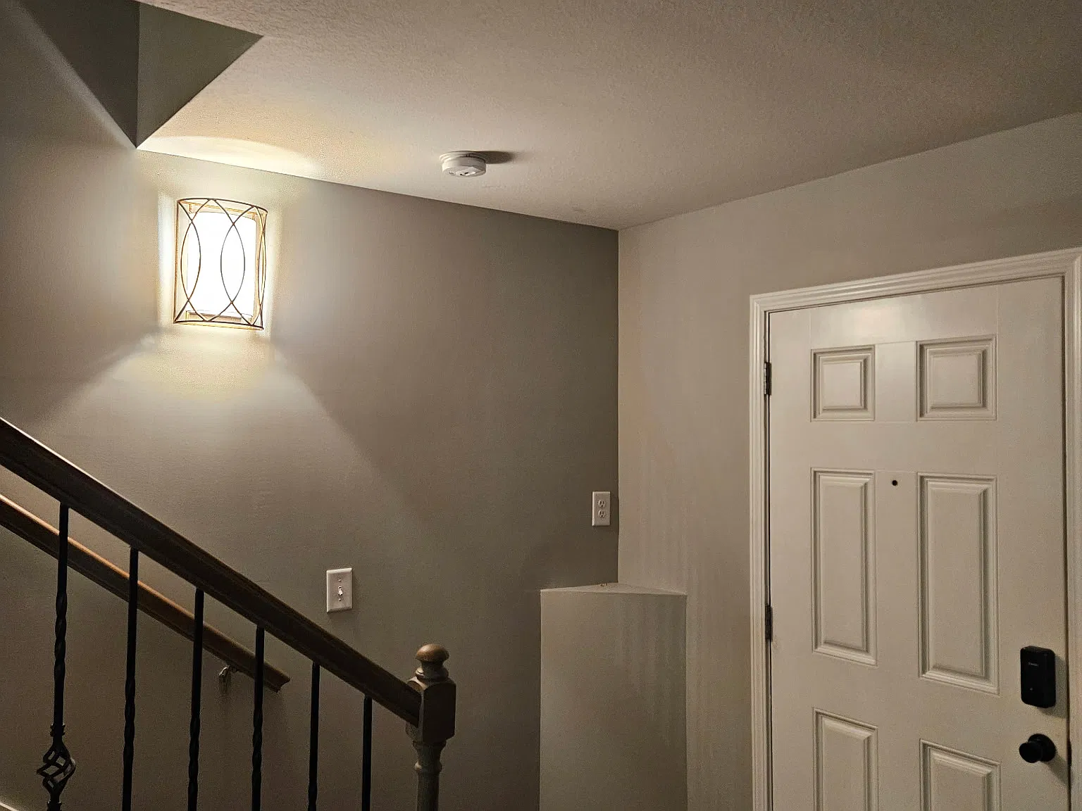 2 bed, 2.5 bath, 1300 sqft, $1,350 — Photo 4