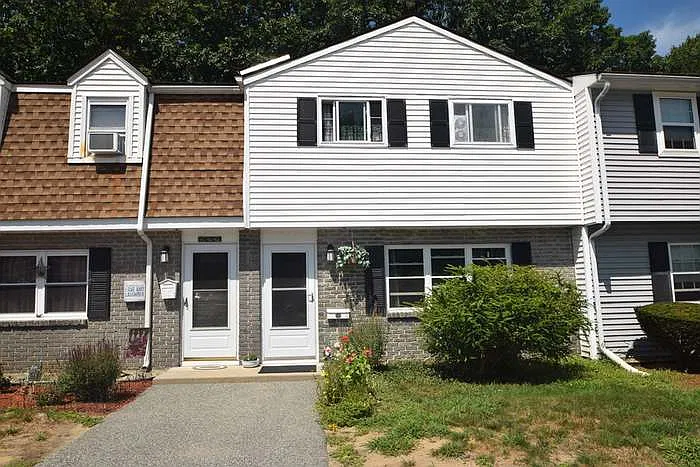 2 bed, 1.5 bath, 1040 sqft, $2,800 — Photo 1