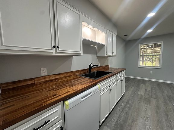 4th image of 3025 Stillwell Blvd