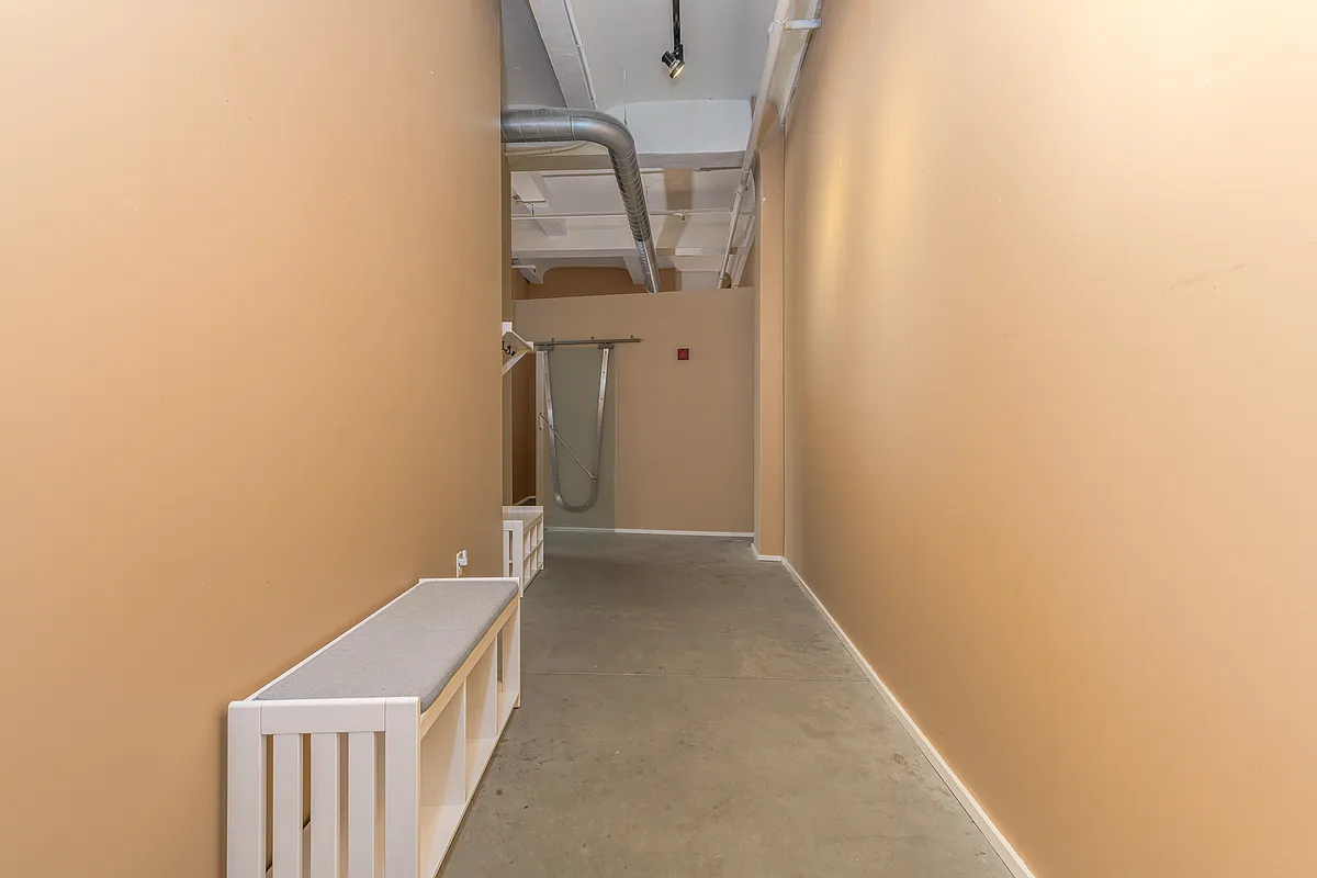 Building Photo - 1136 Washington Ave #407