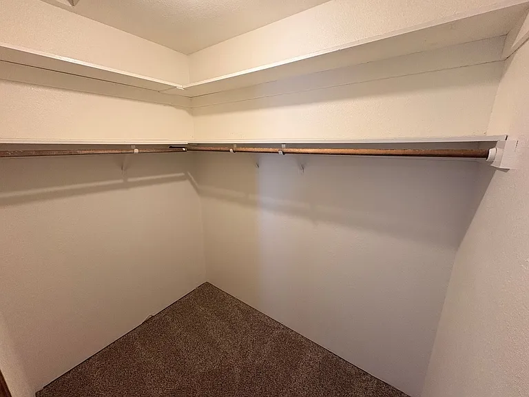 907 E Oakridge Ave — Photo 14