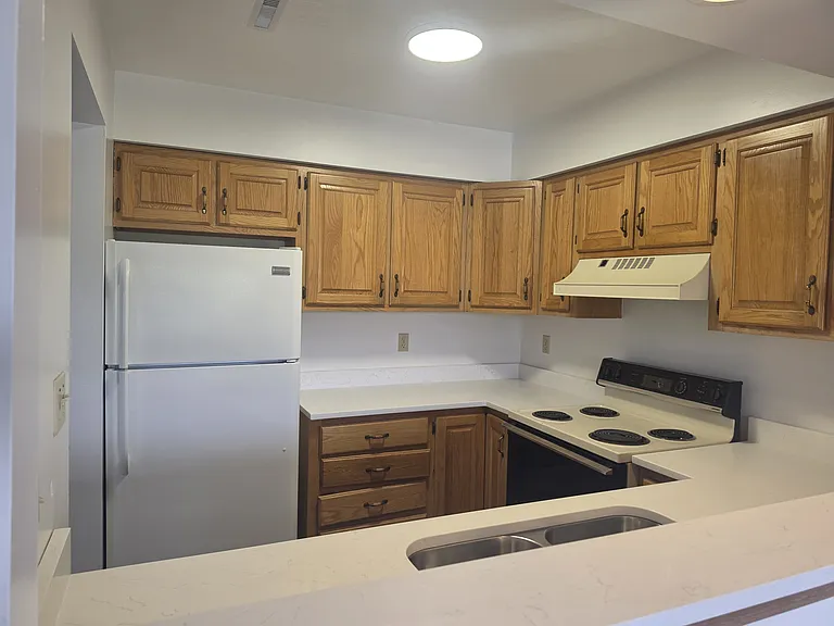 440 Plum Creek Ct #2 — Photo 3