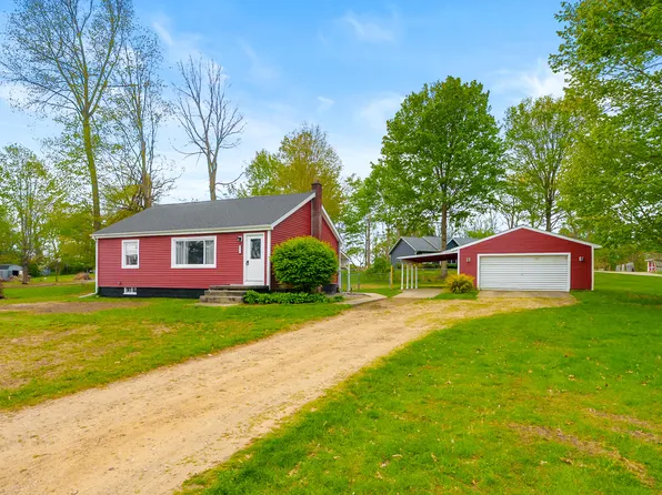 984 Miller Rd, Plainwell, MI 49080