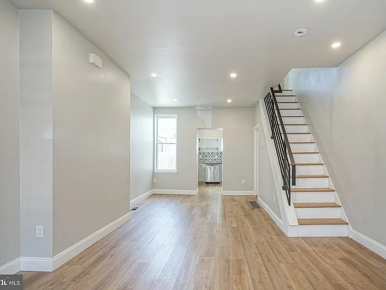 3037 Tulip St — Photo 6