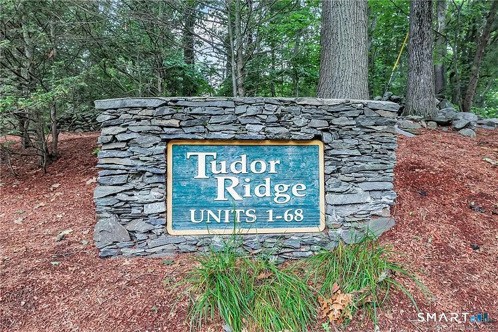2 bed, 2.0 bath, 1168 sqft, $2,600 — Photo 2