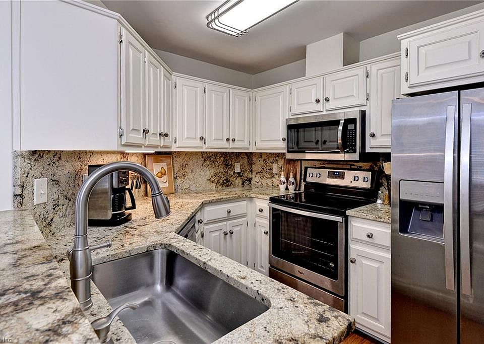 1st image of 208 Woodmere Dr APT A