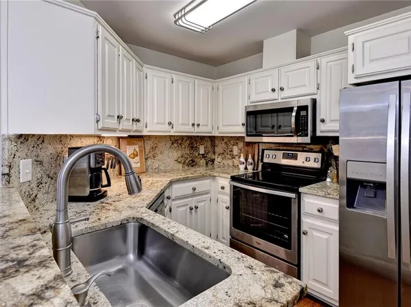 208 Woodmere Dr APT A, Williamsburg, VA 23185