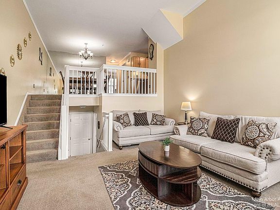 4th image of 1938 Lindsay Ln