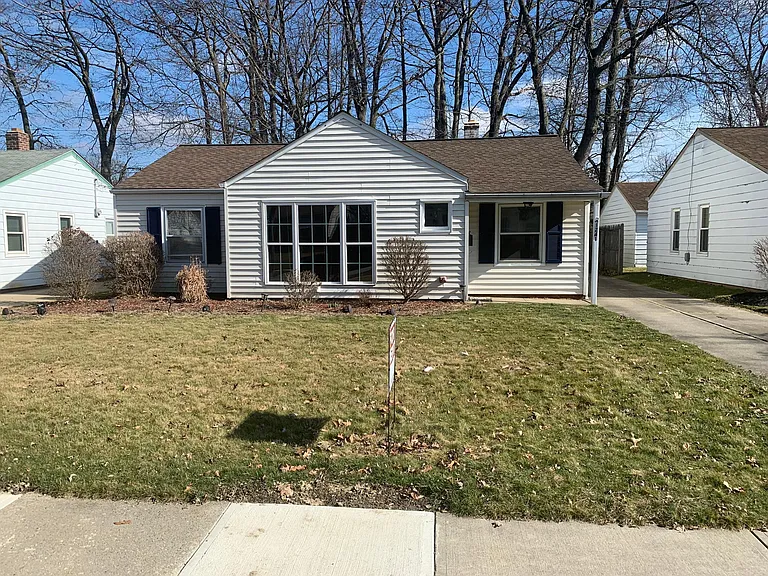 1241 Orchard Heights Dr — Photo 1