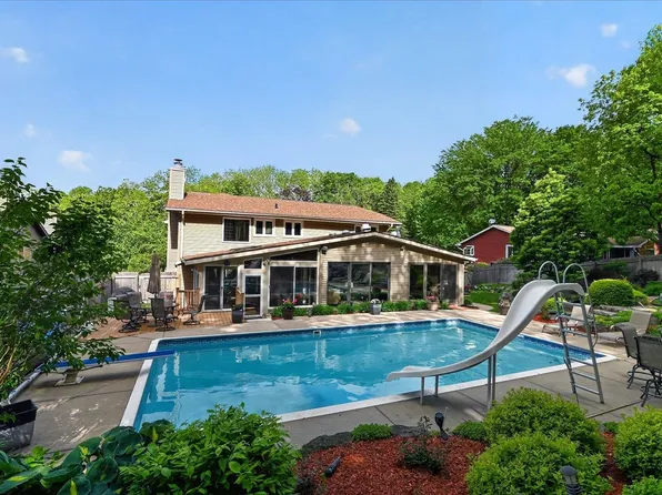 6207 Indian Mound Dr, Mc Farland, WI 53558