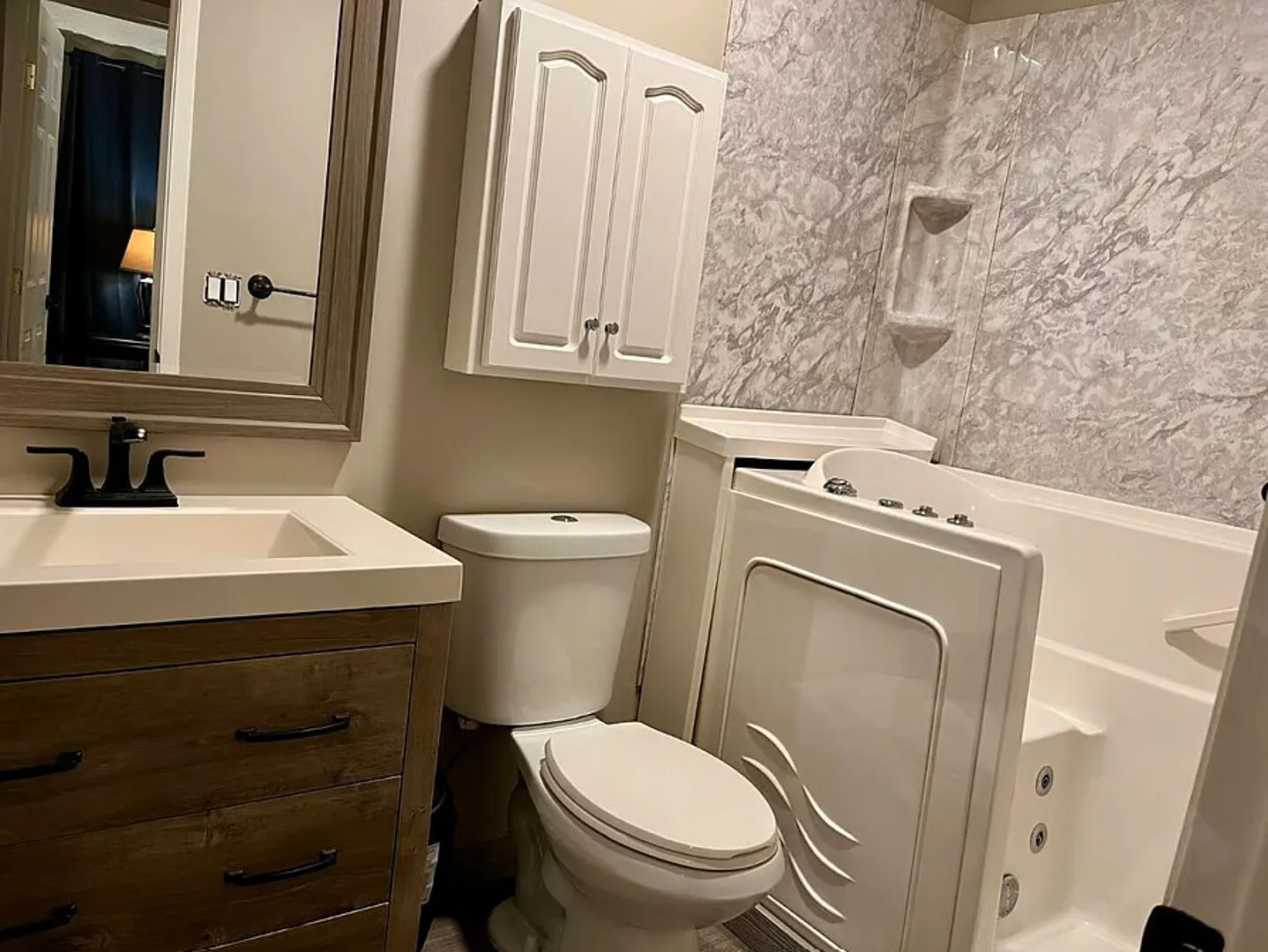 Buckeye Pride: A Beautiful 3 Bedroom Ranchclose To A Hospital — Photo 3