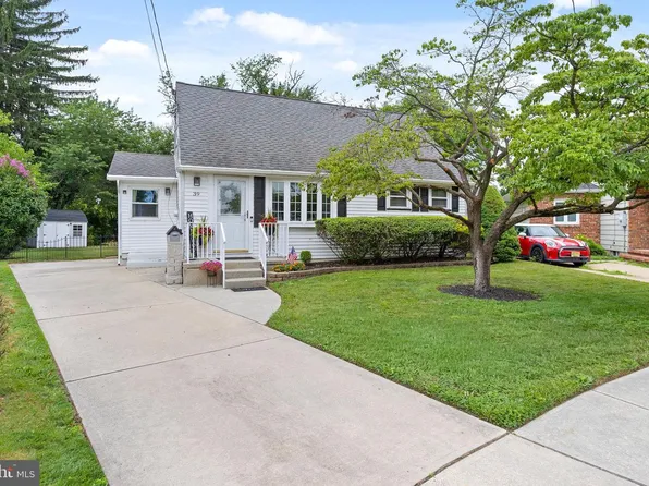 39 Benson Ln, Hamilton, NJ 08610