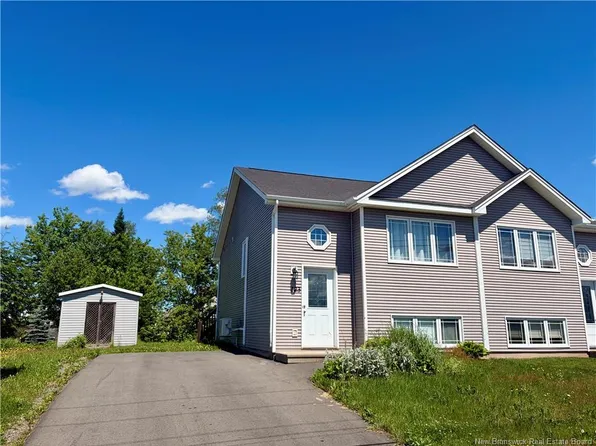 123 Gagnon Dr, Moncton, NB E1A 0B8