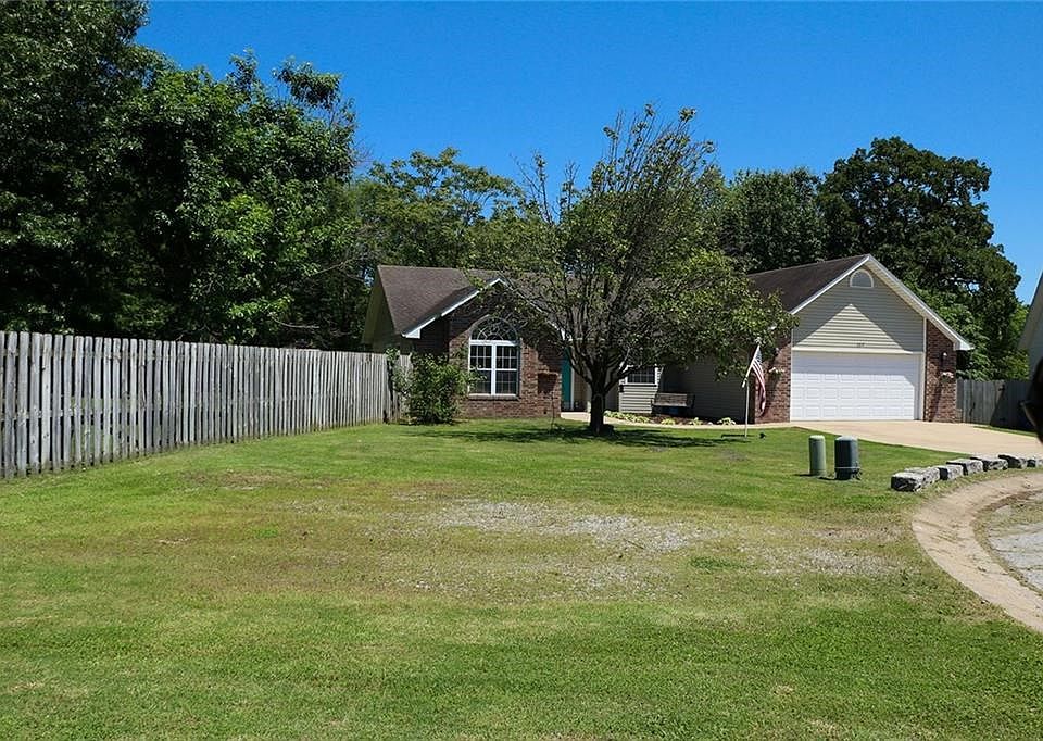 1st image of 602 Douglas Cir