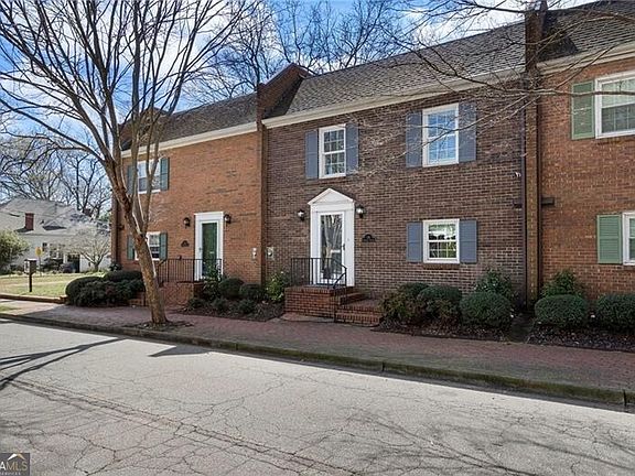 2nd image of 14 Sycamore Sq