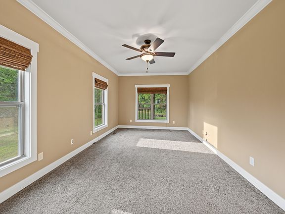 35th image of 128 Leath Ln