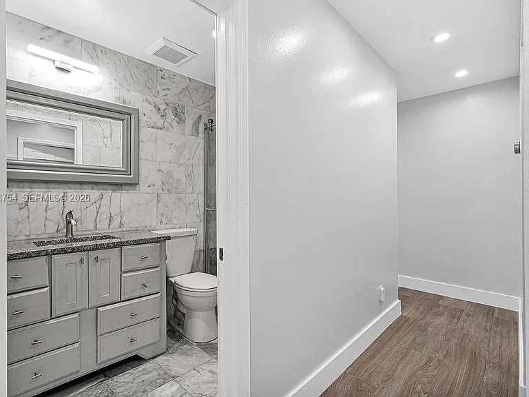 1623 E Harmony Lake Cir — Photo 87