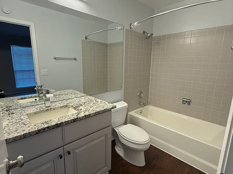 574 Woodcrest Dr — Photo 9