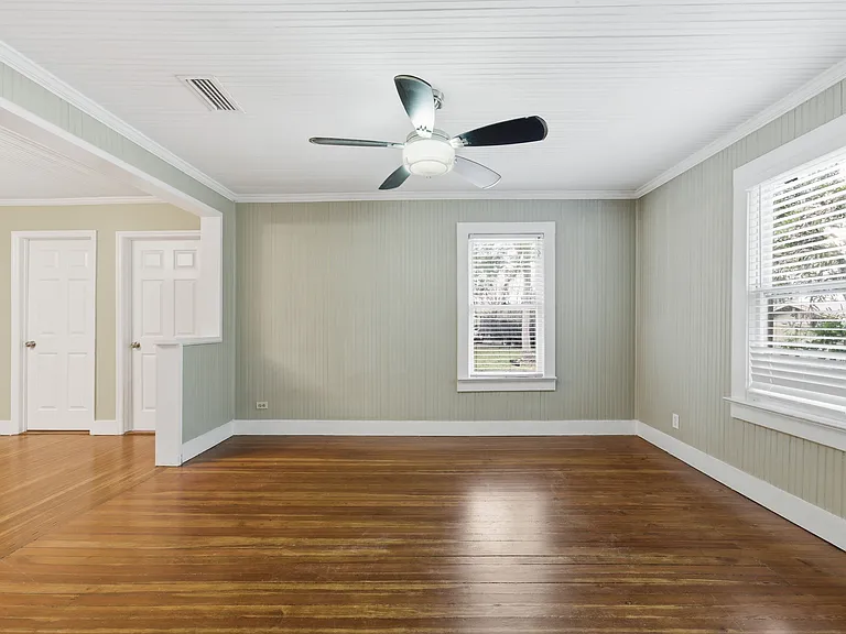 399 Old Dixie Hwy SW — Photo 11