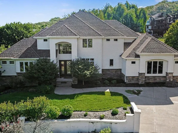 22106 Quail Cir, Elkhorn, NE 68022