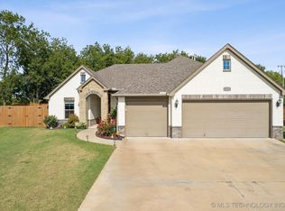 25110 Shade Tree Pl, Claremore, OK 74019