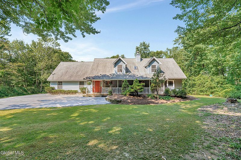 3rd image of 23 Lyons Lake Road