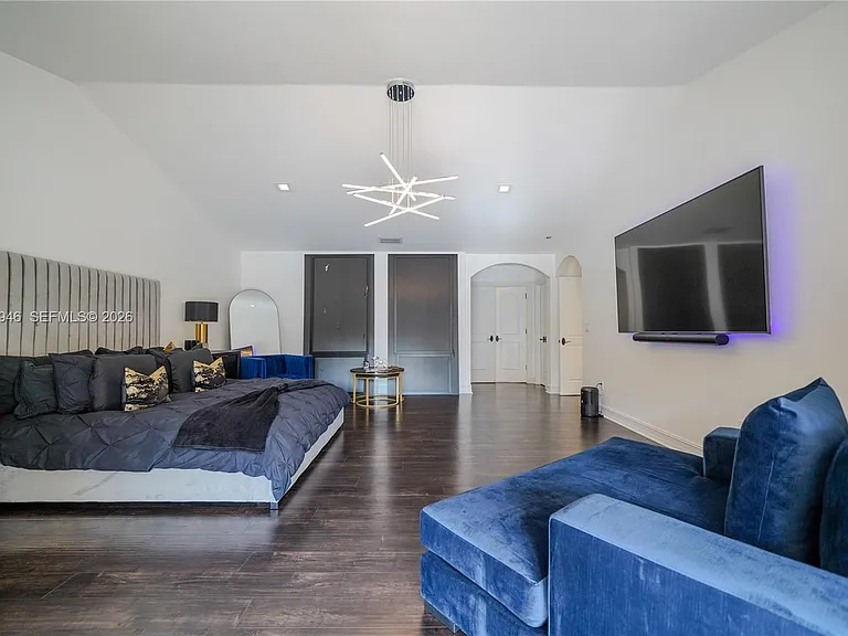 8134 Twin Lake Dr — Photo 10