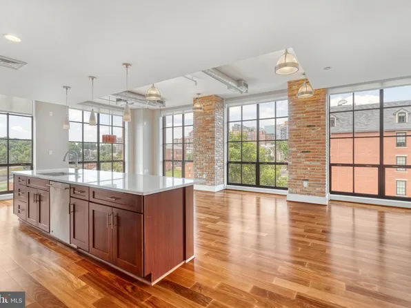 1615 N Queen St APT 502, Arlington, VA 22209