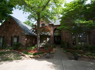 5709 E 106th St, Tulsa, OK 74137