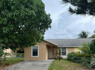 9 NE 44th St, Deerfield Beach, FL 33064