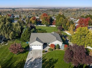 210 Windwood Ln, Richland, WA 99352