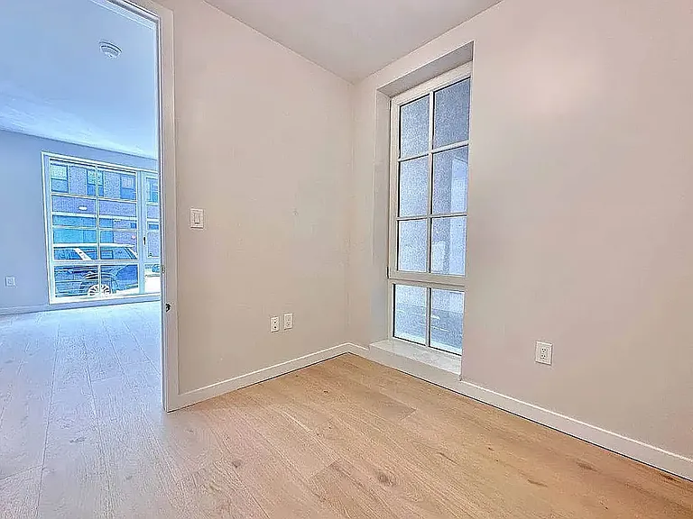 160 20th St #1F — Photo 3