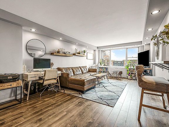 4th image of 7025 Yellowstone Blvd APT 21N